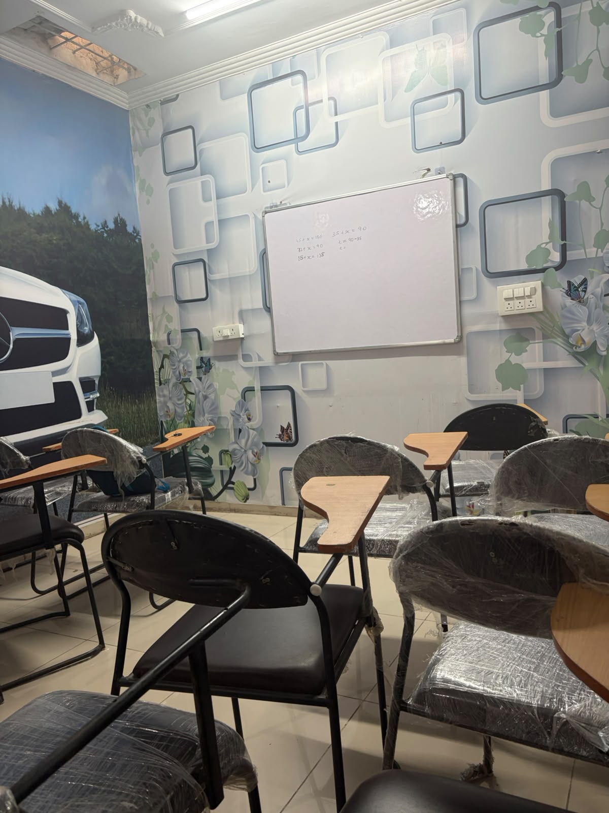 Tareshwar Tutorials classroom
